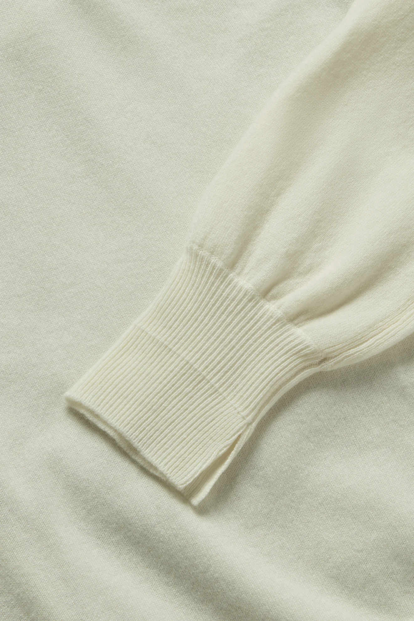 Balloon Sleeve Turtleneck in Cashmere - Image 4