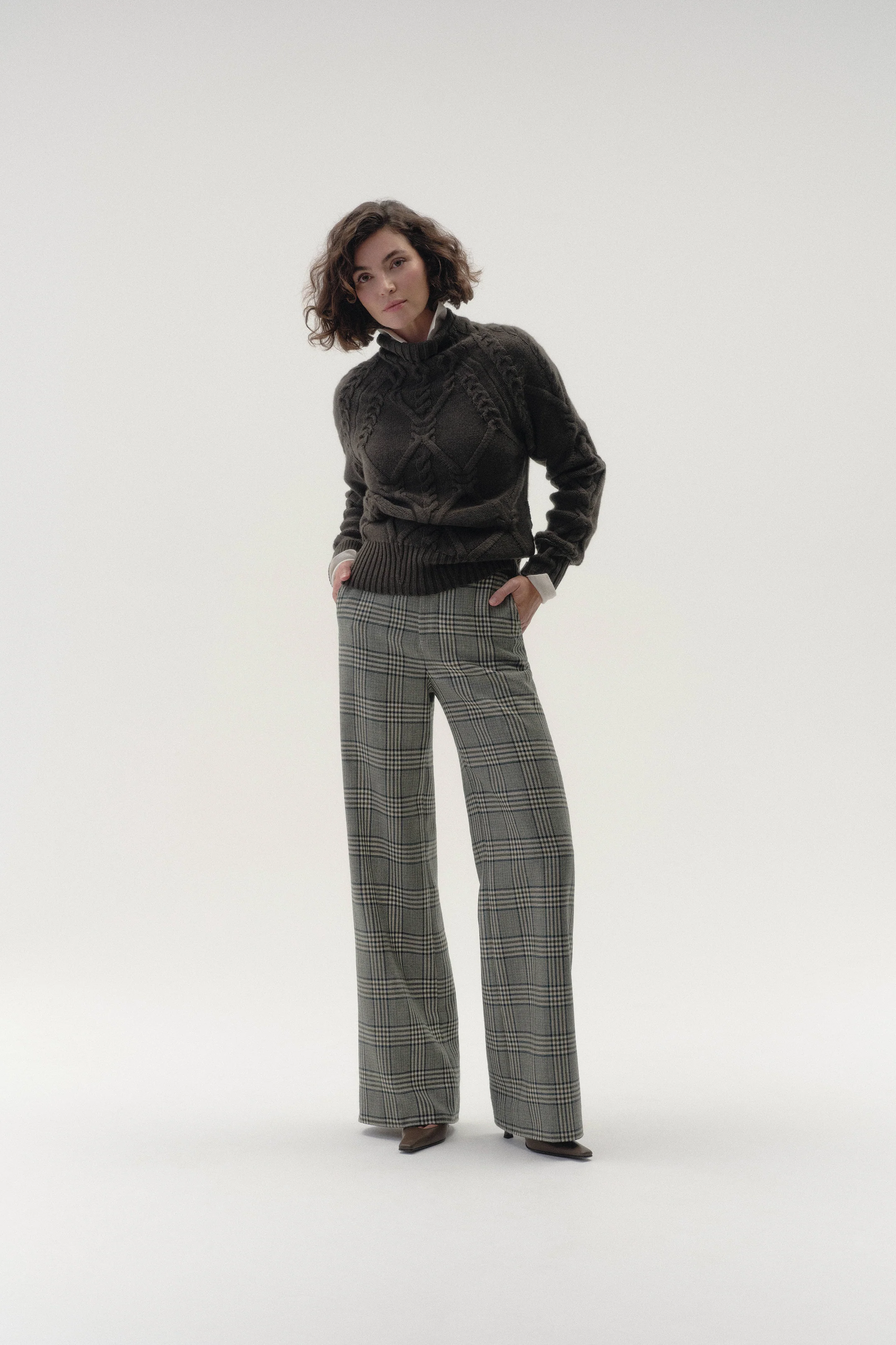 Cable Turtleneck in Cashmere - Image 3