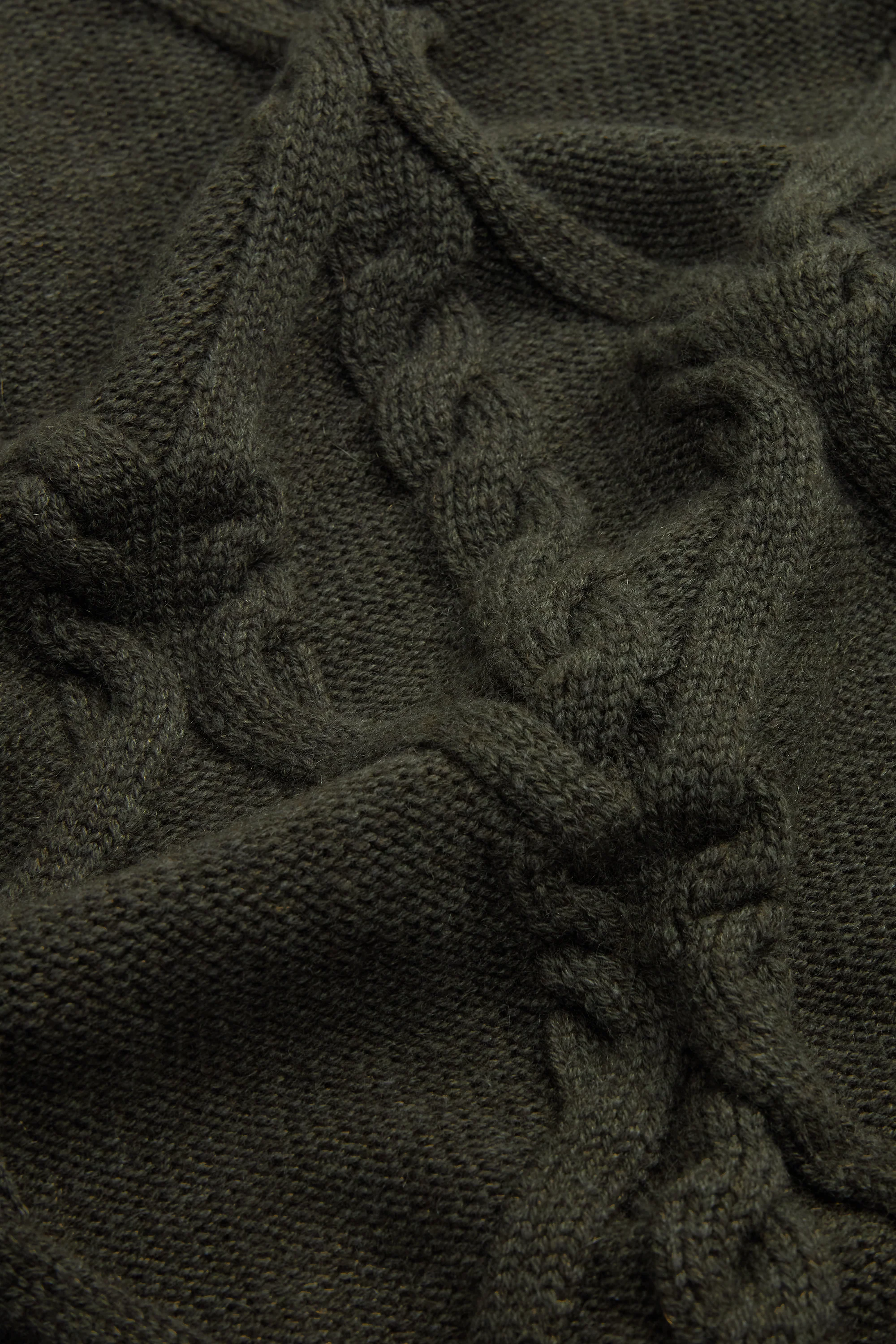 Cable Turtleneck in Cashmere - Image 5