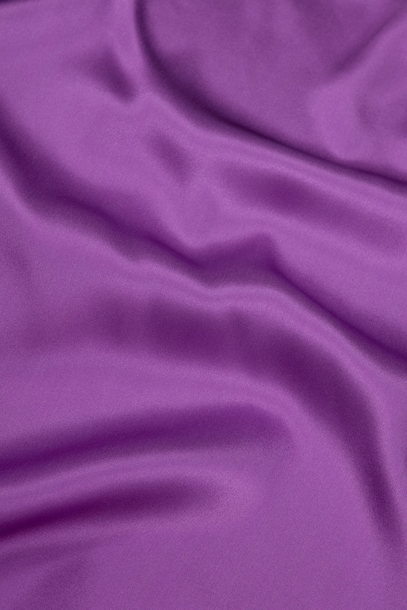 Sleeveless Top with Bow Halterneck in Silk Satin - Image 3